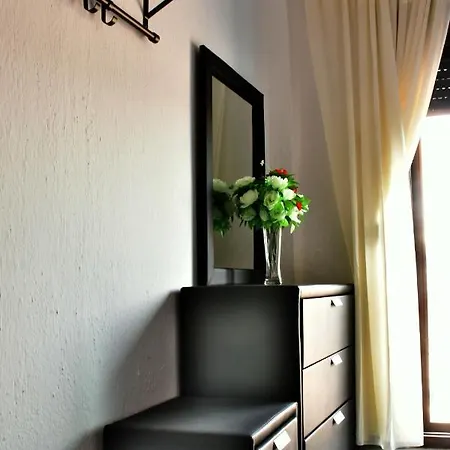 Apartment Theano