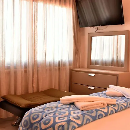 Theano * Paralia Sikias