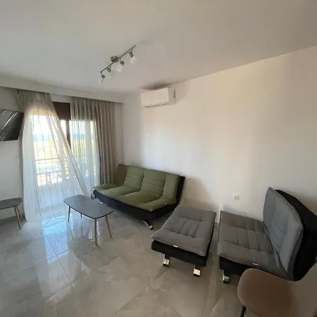 Apartment Theano