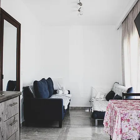 Theano Apartment *