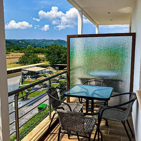 Theano Apartment