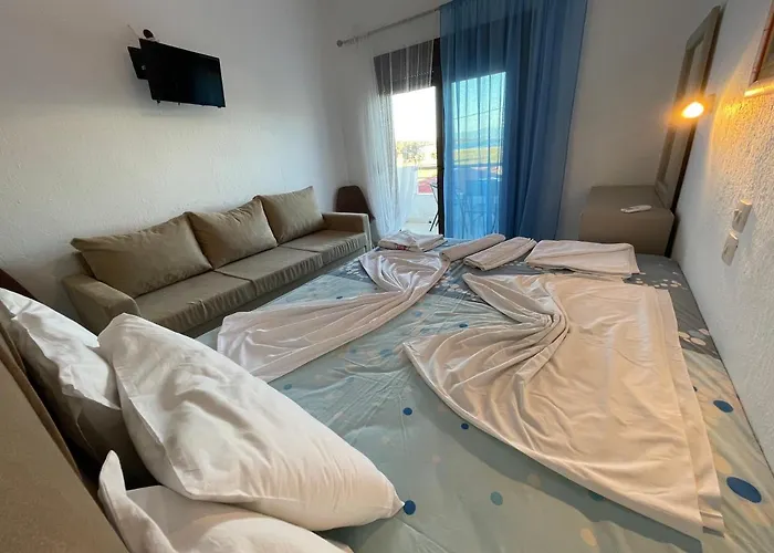 Theano * Paralia Sikias