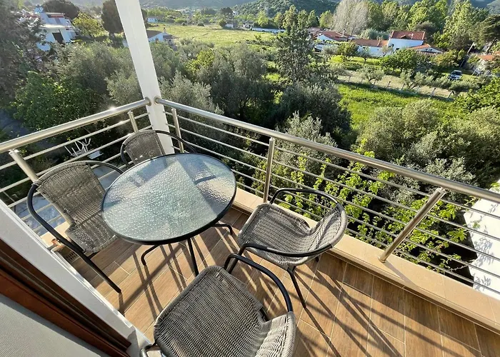 Theano * Paralia Sikias