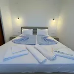 Theano * Paralia Sikias