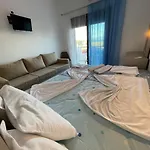 Theano * Paralia Sikias